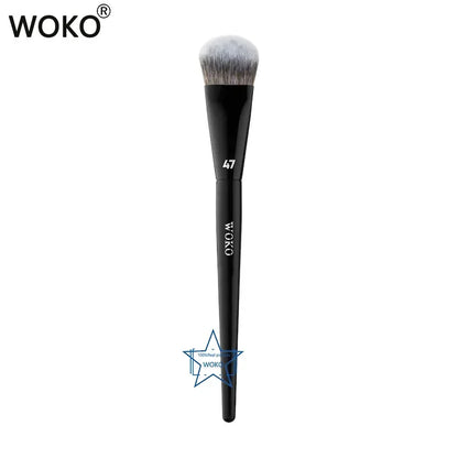 Blushimmer professional makeup brush set with various brushes for foundation, highlighter, contour, blush, eyeshadow, and lips.