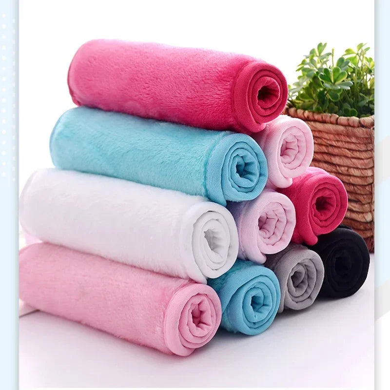 Reusable Blushimmer microfiber makeup remover pads and facial cleaning wipes for gentle skincare and face cleansing.