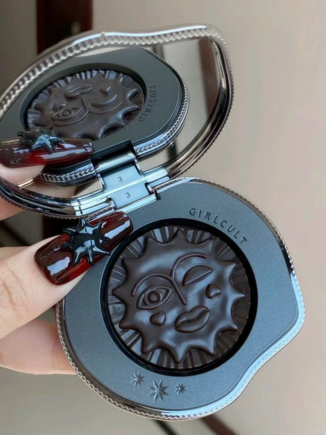 Blushimmer Girlcult Emotional Powder Blush and Black Fuwa Cream Blusher in white nude, matte finish, natural cold highlight expansion color