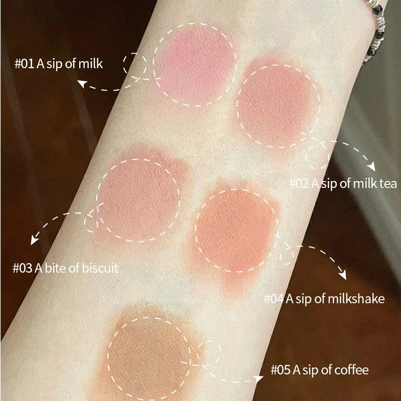 Blushimmer CAPPUVINI matte lip liner pencil for defining lips with waterproof, long-lasting color and precise outline.