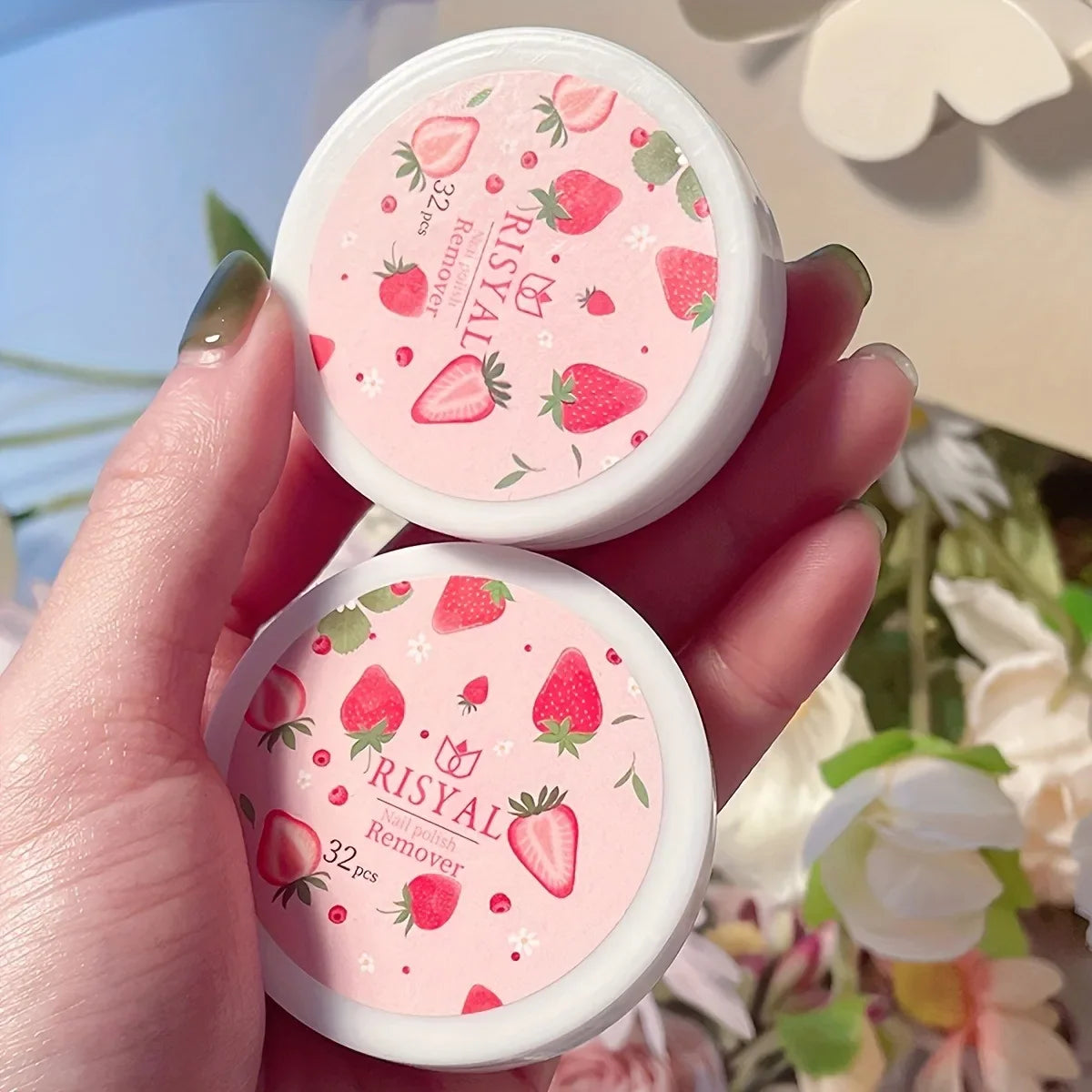 Blushimmer 32-pack strawberry nail polish remover pads, soft absorbent wipes for easy manicure and pedicure care.