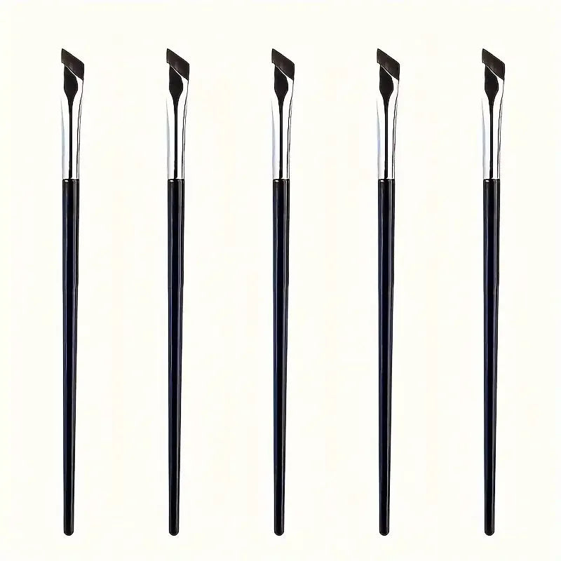 Blushimmer Karsyngirl upgrade blade eyeliner brush with ultra-thin, fine angle design for precise eyebrows and under-eye detailing.