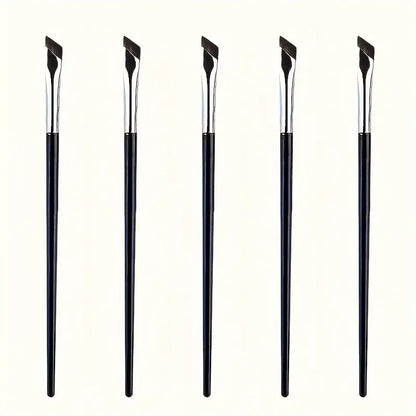 Blushimmer Karsyngirl upgrade blade eyeliner brush with ultra-thin, fine angle design for precise eyebrows and under-eye detailing.