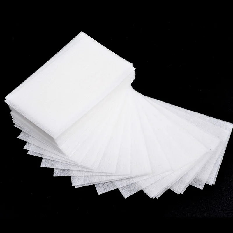Set of 400/600 lint-free cotton nail polish remover pads and wipes by Blushimmer, ideal for gel manicure and nail care.