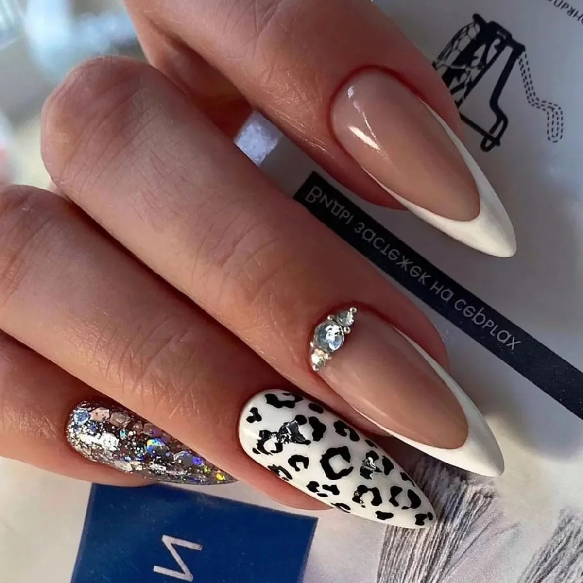 Blushimmer 3D bowknot pearl leopard French nude almond false nails with detachable design and press-on style for stylish nail art.