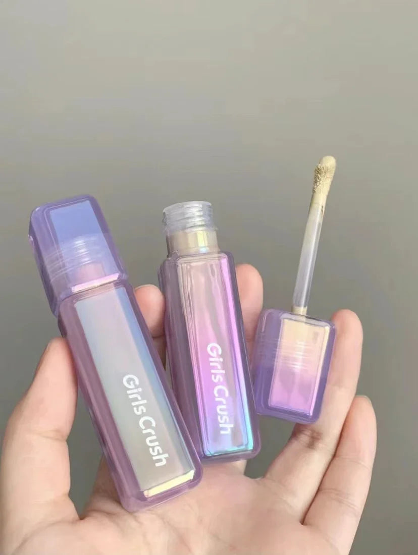 Blushimmer Girlscrush liquid concealer with brightening, velvet sunscreen for moisture and smooth makeup application on skin