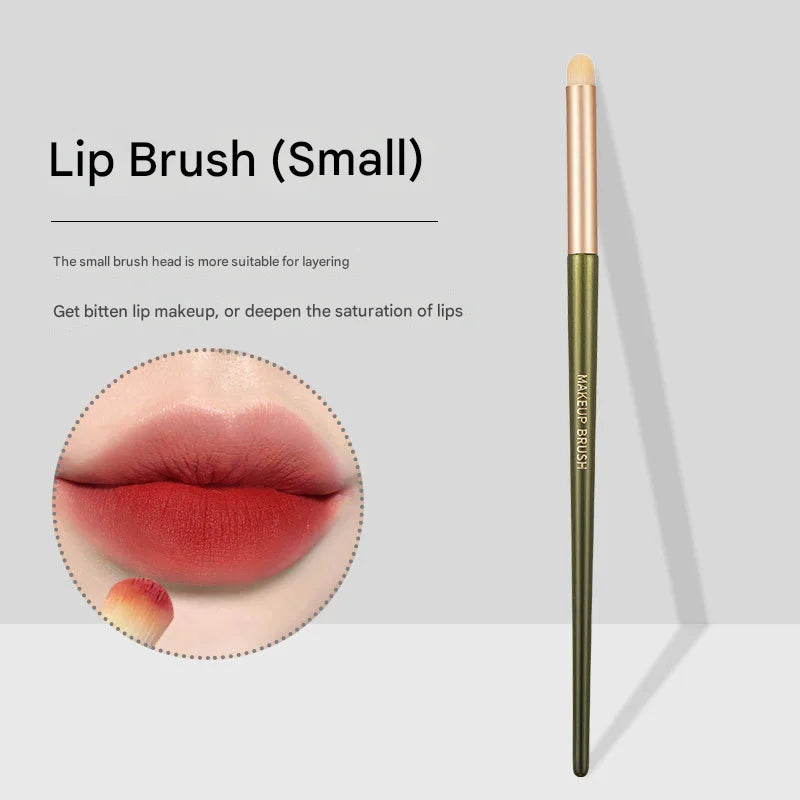 Blushimmer GECOMO round head lipstick and concealer lip brush for precise makeup application and blending.