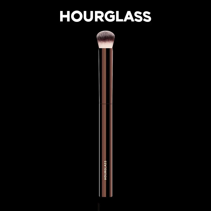 Blushimmer Hourglass No.19 concealer makeup brush with soft fiber hair, designed for seamless finish, single face brush.