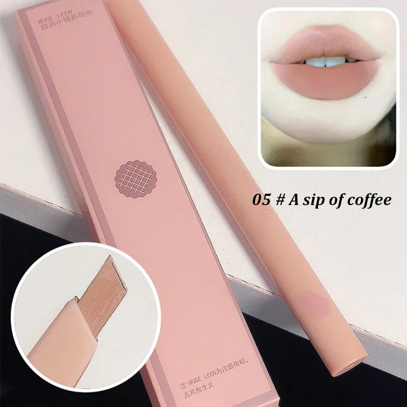Blushimmer Dessert Lip Liner automatic waterproof lip pencil with rotating design and no color outline for precise lip definition.