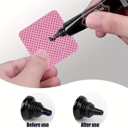White and pink Blushimmer lint-free nail wipes, super absorbent for gel polish removal, eyelash extensions, and nail prep.