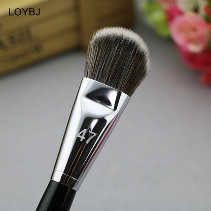 Blushimmer LOYBJ Foundation Brush with broom head for liquid foundation, concealer, and face makeup application.
