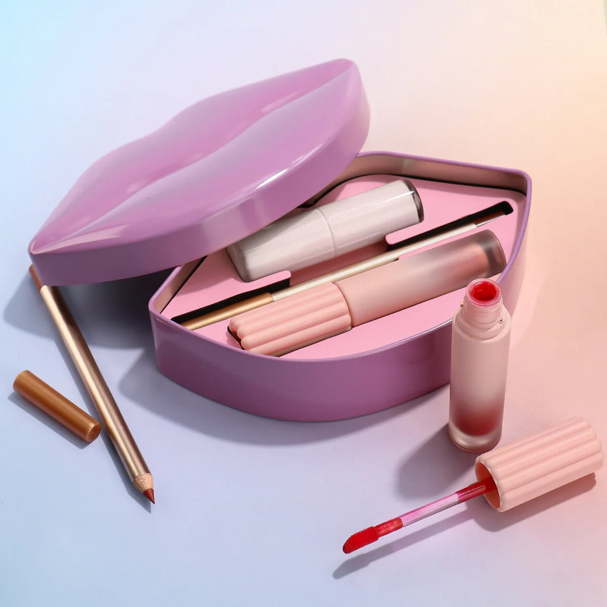 Blushimmer lip makeup kit with gloss, pencil, liner, and balm in a 3-in-1 set, featuring matte and glossy lip products in a gift box.