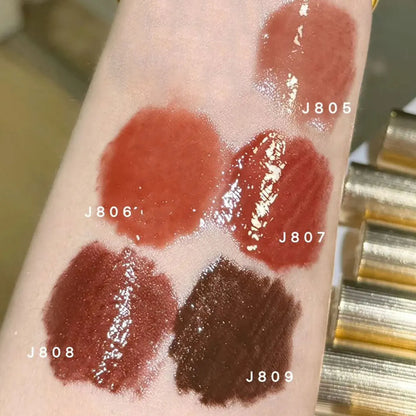 Girlcult Unreal Lip Gloss by Blushimmer with high shine, water gloss finish, plumping effect, non-sticky, ideal for a luminous holiday look