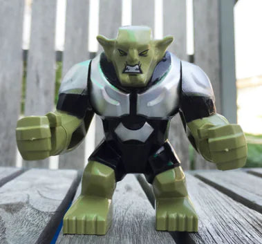 Superhero Villain Action Figure Model Toy (Avengers)