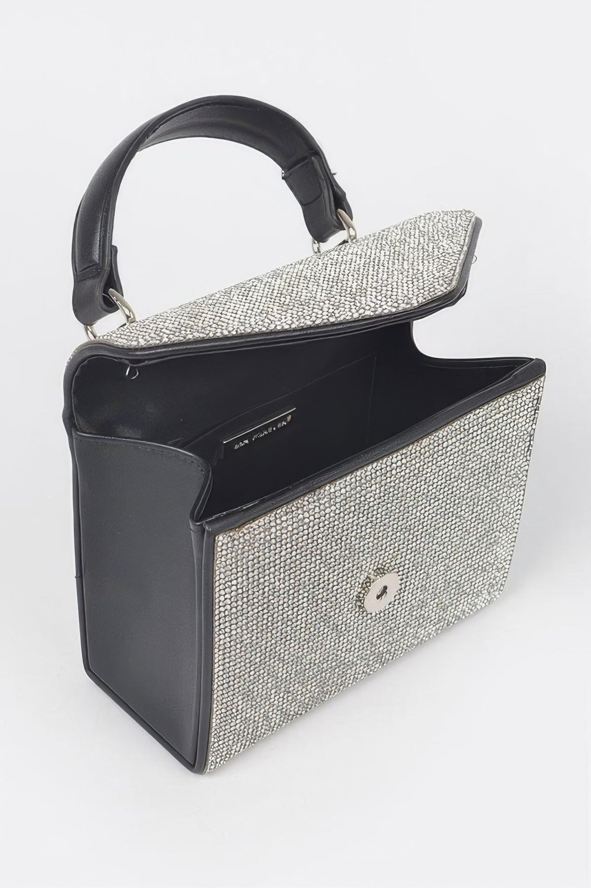 BYMANYC ® New York women's Rockefeller backpack from the new collection, stylish leather handbag with top handle and spacious interior.