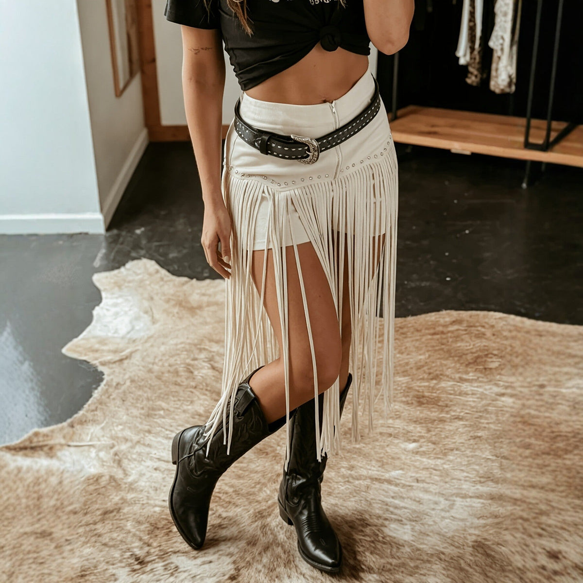 Women’s high-waisted tassel shorts, fashionable versatile design unerquicklich