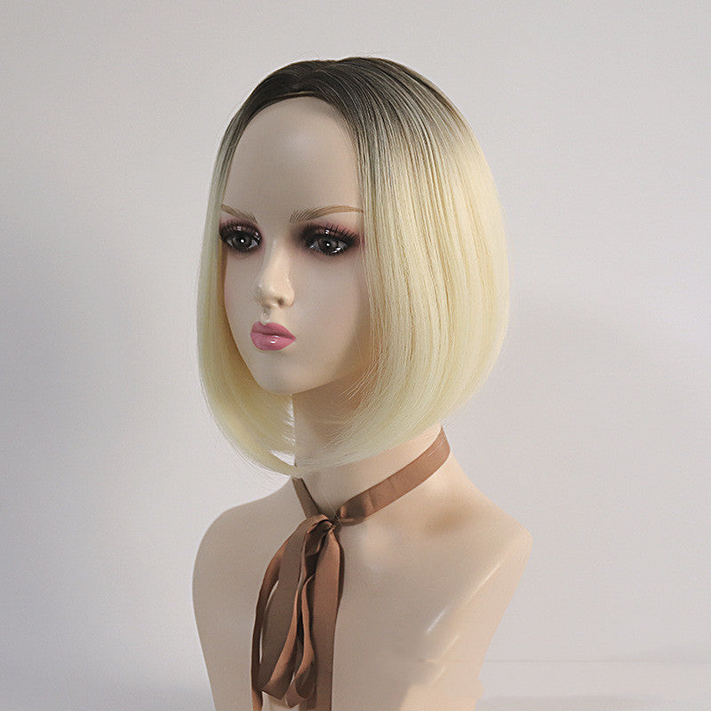 Women's medium-split short bob gradient wig with layered styling