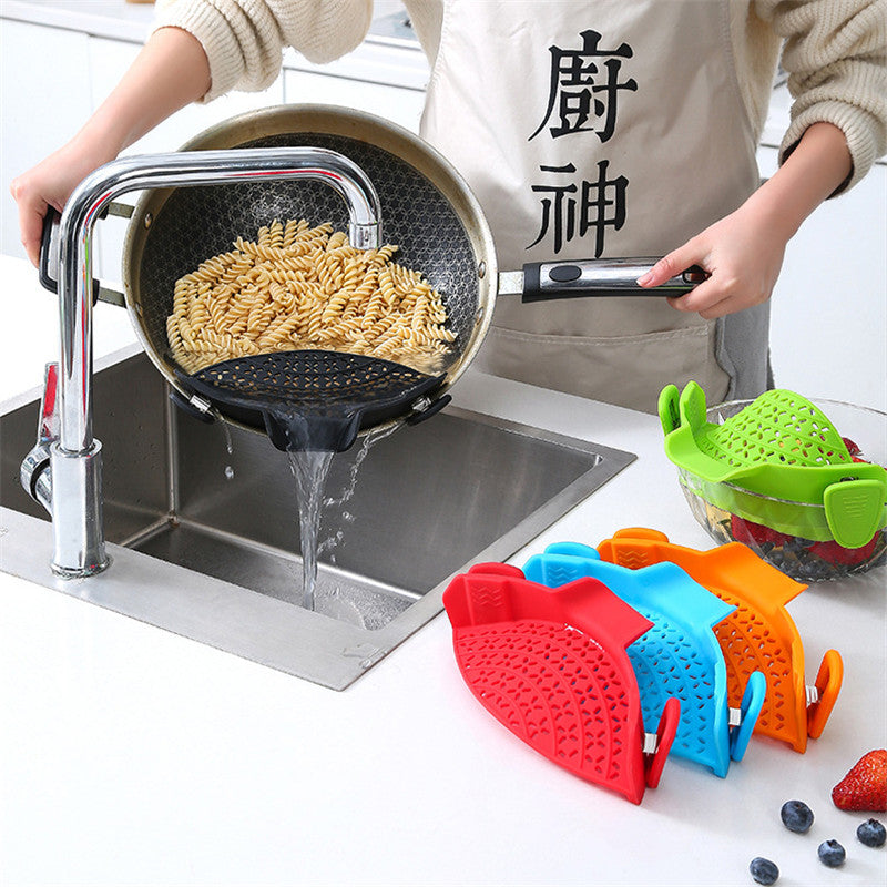 Silicone pot side drain stopper for kitchen gadgets in a compact design