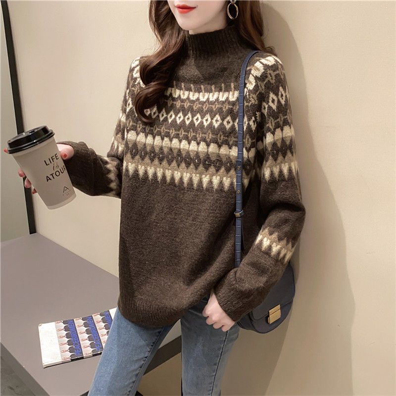 Women's contrast wool sweater outerwear in a cozy knit design