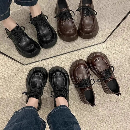 Black lace-up leather work shoes for comfortable commuting