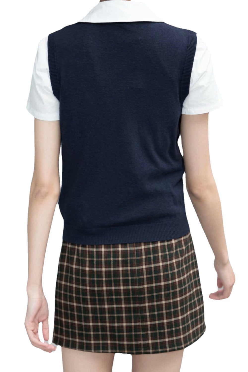 Retro preppy diamond-check knitted vest by BM, versatile sleeveless design in a classic patterned knit