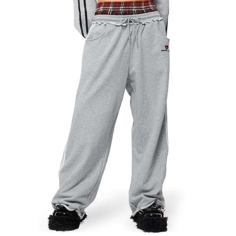 Retro striped embroidered athletic shorts with side pockets and elastic waistband