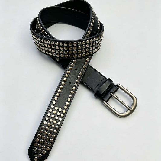 Black and white minimalist fashion belt with a sleek, simple design