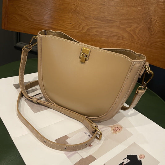 Genuine leather saddle bag, versatile women's shoulder and crossbody bag in top-grain cowhide with shell design