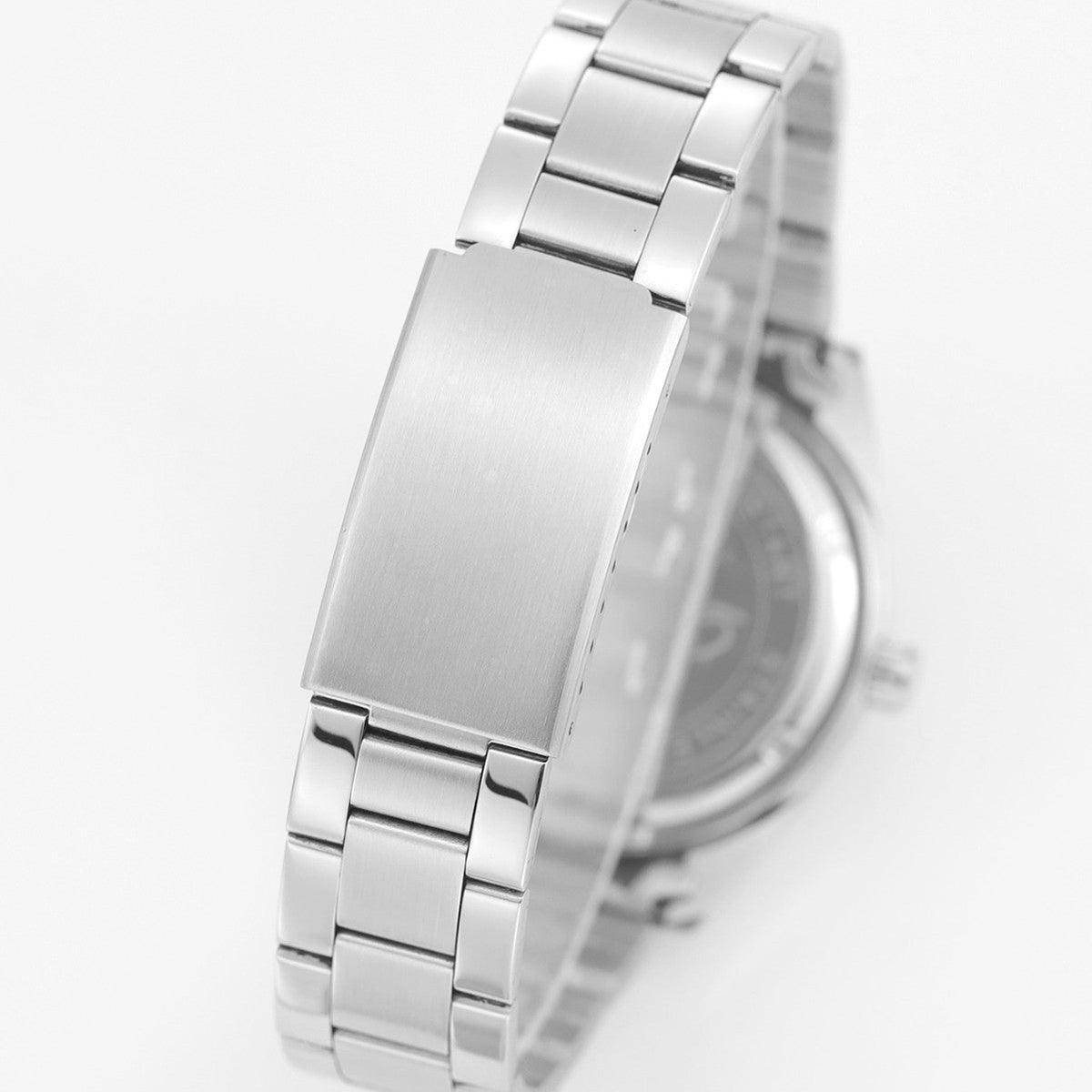 Business casual men's watch with steel strap in a classic design