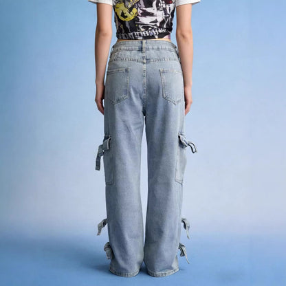 Mid-rise versatile women’s jeans in light blue, front view