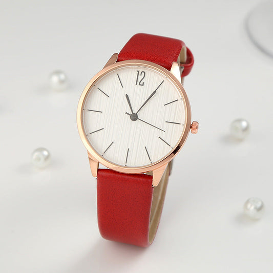 Personalized women's quartz watch with a fashionable design and adjustable wristband