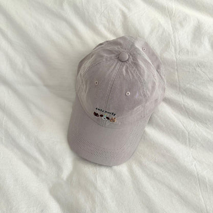 Outdoor casual preppy-style baseball cap in a versatile design