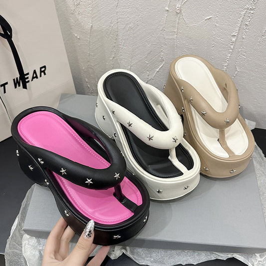 Women's thick-soled flip-flops for outdoor wear, fashionable design