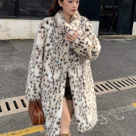 Leopard-print fur coat for women with lapel collar and full-length design
