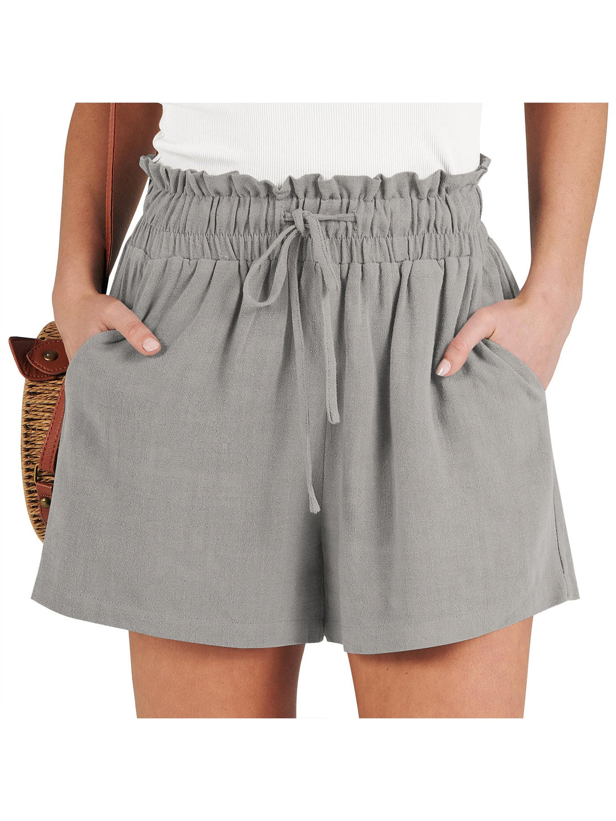 Solid-color loose-fitting casual fashion shorts in a simple relaxed design