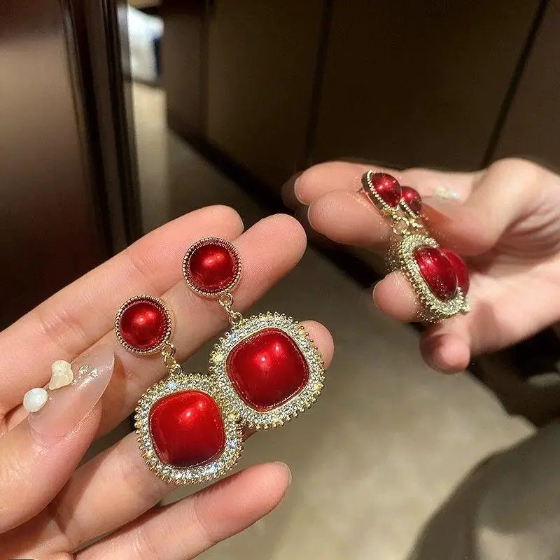 Gold large crystal pearl drop earrings for women, stylish Korean and European fashion jewelry, perfect for parties.