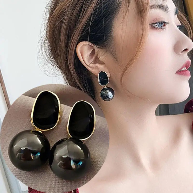 Large gold crystal pearl drop earrings for women, stylish Korean fashion jewelry, perfect for parties and elegant occasions.