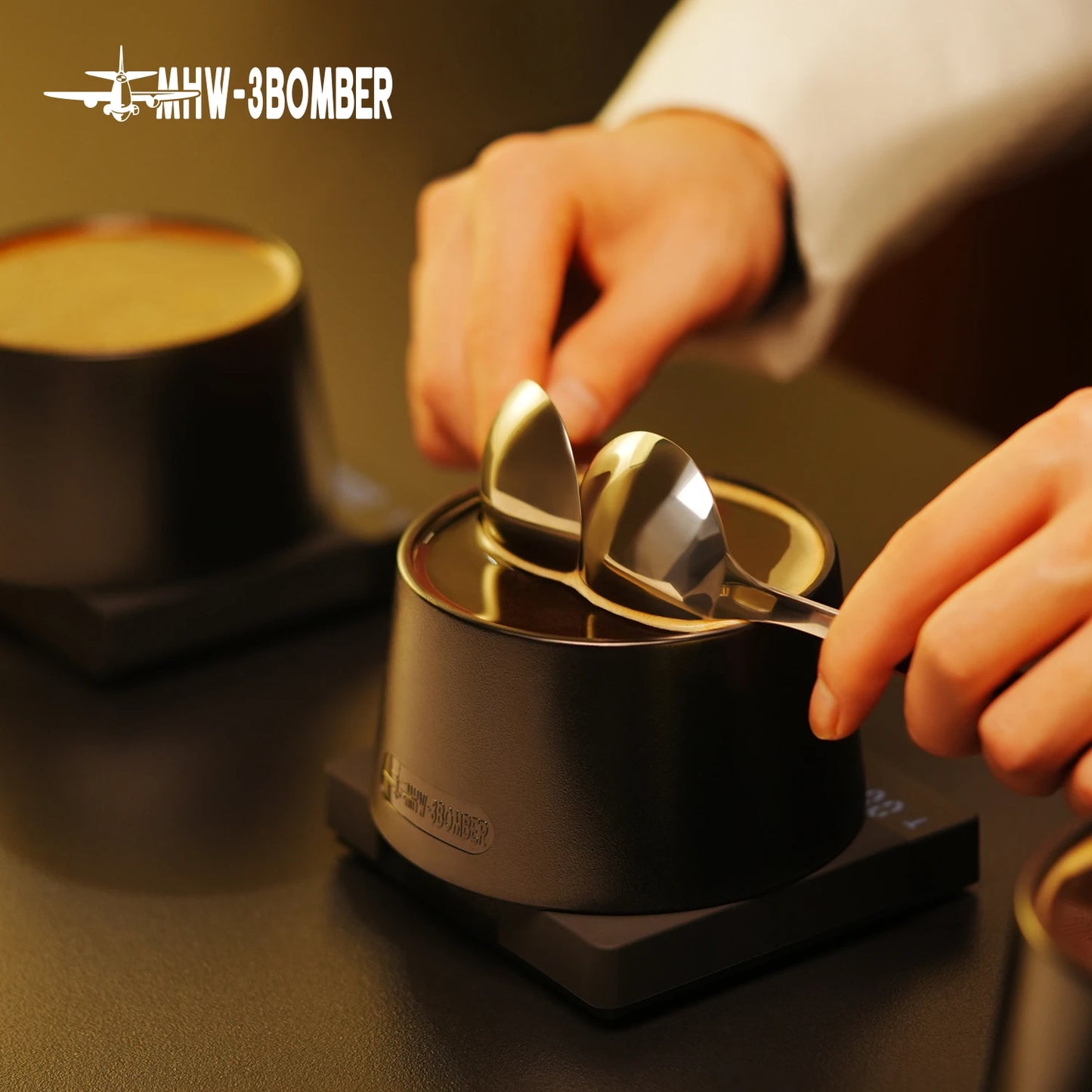Professional MHW-3BOMBER coffee cupping bowl, 220ml PC material, ideal for barista coffee tasting and brewing evaluation.