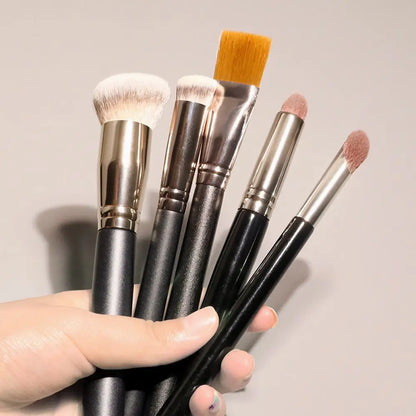 Large eyeshadow and contour brush by BackupMyFilesNow.com, a versatile cosmetic face and foundation makeup brush.
