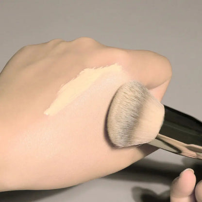 Large eyeshadow and contour makeup brush by BackupMyFilesNow.com, ideal for foundation, concealer, and face blending.