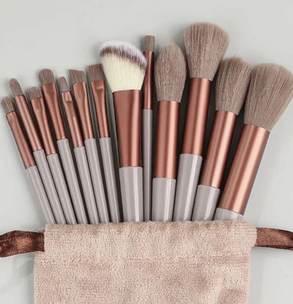 33-piece beauty makeup sponge set with large and small applicators for flawless makeup application and removal.