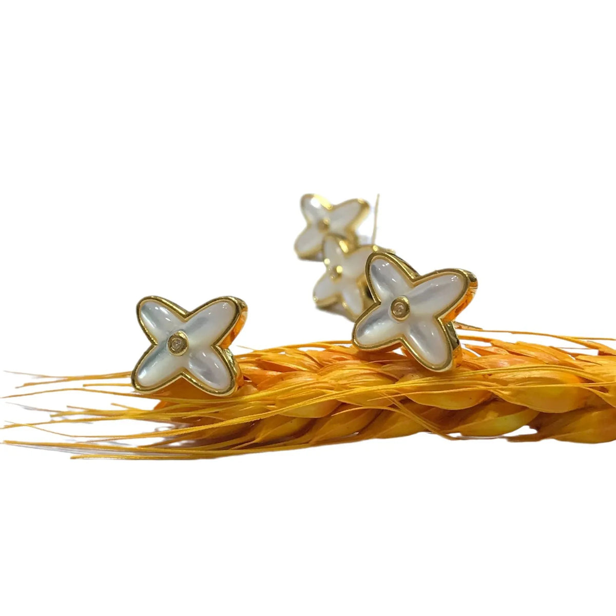 18K gold Pai Da Xing X earrings featuring simple, elegant design in AU750 gold, perfect gift for girls