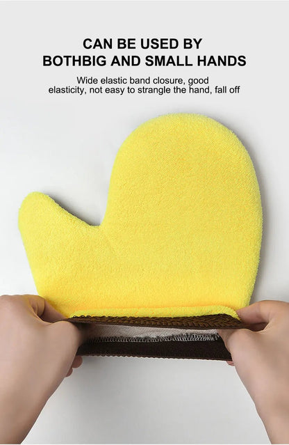 Seametral microfiber car washing glove with double-faced coral fleece for gentle cleaning and detailing of vehicles.