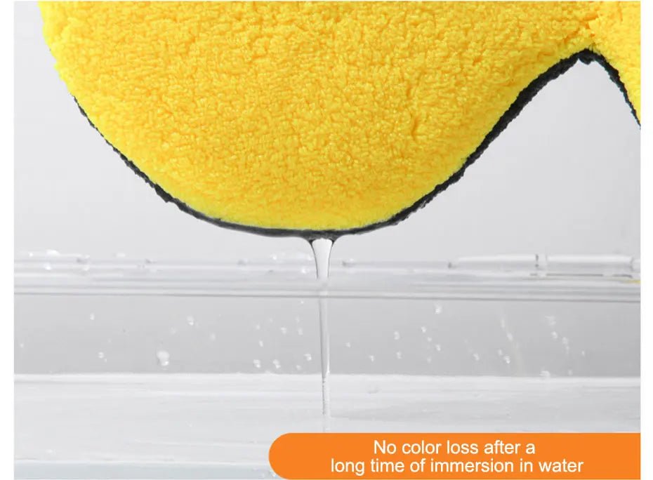 Seametall microfiber car washing glove with double-faced coral fleece for gentle cleaning and car detailing.