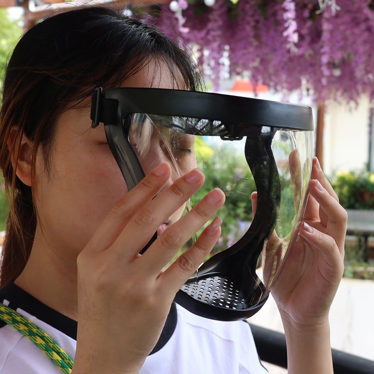 Full face safety goggles and protective mask for men and women, anti-splash dust mask with clear protective glasses.