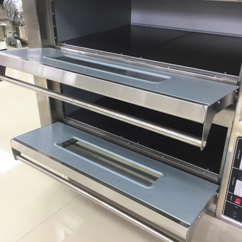Electric commercial bakery oven with three layers and six plates, designed for baking pizza, bread, cake, and bakery goods.