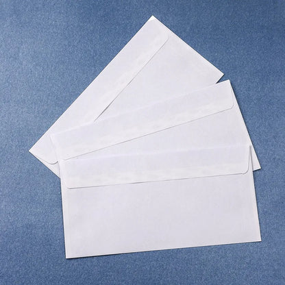 Pack of 10/20/30/50/100 white windowless envelopes, secure business style, A4 paper and invoice holder, self-sealing design.