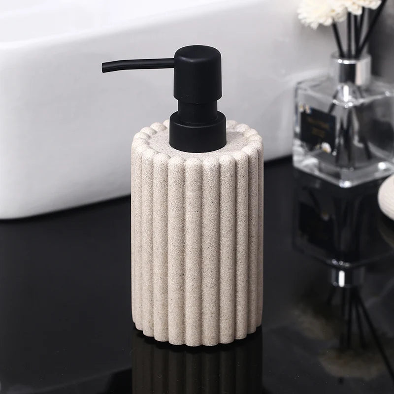 Creative 500ml hand sanitizer and lotion bottles with pump dispenser, suitable for hotel and home bathroom use.
