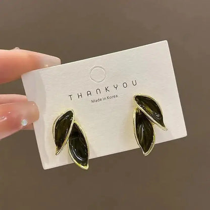 925 silver Korean fashion pearl tassel earrings for women featuring zircon accents and elegant pearl dangles.