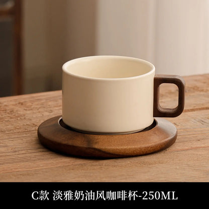 European-style porcelain coffee mug with floral design, 250ml capacity, perfect for tea, coffee, or latte enjoyments.